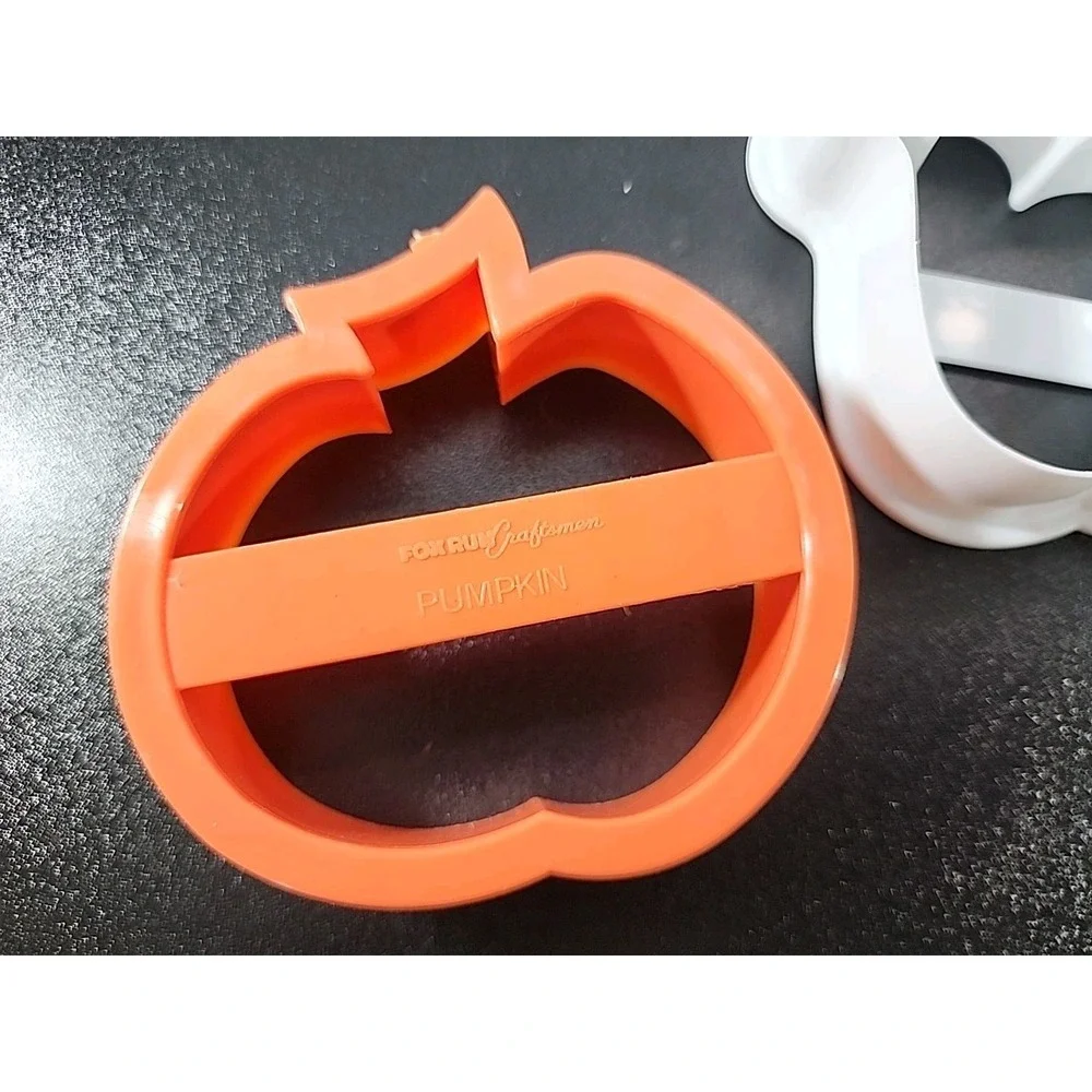 SET OF 2 Vintage FUN Run‎ Plastic Halloween Cookie Cutters  Pumpkin Ghost